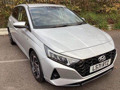 Used Hyundai i20 Premium 100 HP (73 kW) 2021 Silver Hatchback