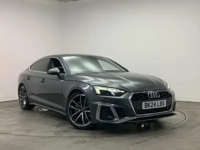 Usado Audi A5 Sportback S-Line 200 HP (147 kW) 2024 Cinzento Citadino