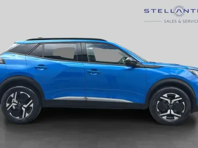 Używany Peugeot 2008 Allure 134 KM (98 kW) 2025 Niebieski SUV