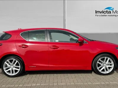 Used Lexus CT200h 134 HP (98 kW) 2020 Red Hatchback