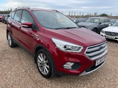 Używany Ford Kuga Titanium 150 KM (110 kW) 2019 Czerwony SUV