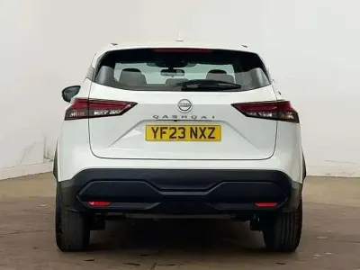 Używany Nissan Qashqai Acenta Premium 138 KM (101 kW) 2023 Biały SUV