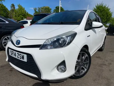 Second-hand Toyota Yaris Hybrid Trend 2014 Alb Hatchback