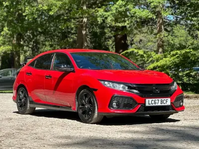 Used Honda Civic SR 129 HP (94 kW) 2017 Red Hatchback