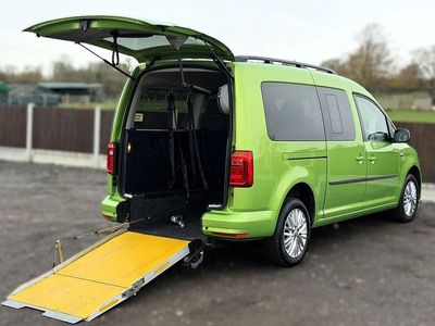 Used VW Caddy Maxi Life Life 102 HP (75 kW) 2020 Green MPV