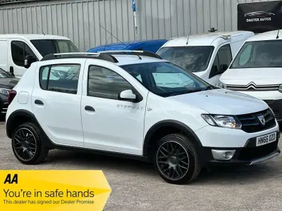 Used Dacia Sandero Lauréate 90 HP (66 kW) 2016 White Hatchback