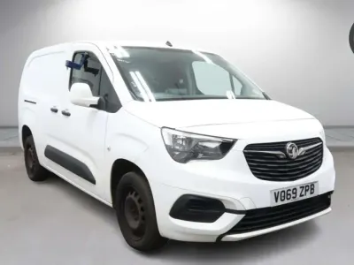 Used Vauxhall Combo Sportive 100 HP (73 kW) 2019 White MPV