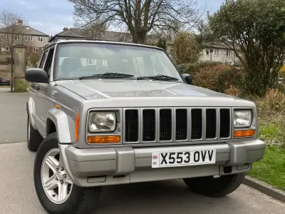 Usado Jeep Cherokee 2001 Plateado SUV