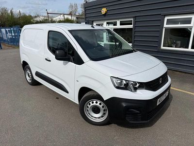 Used Peugeot Partner Premium 100 HP (73 kW) 2023 White MPV