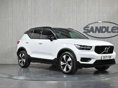 Used Volvo XC40 R-Design 211 HP (155 kW) 2021 White SUV