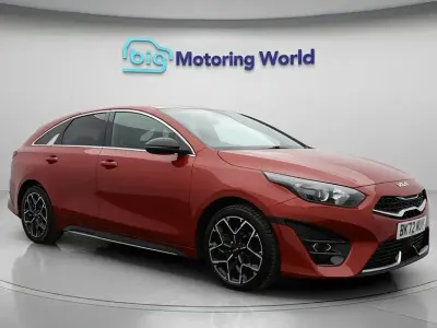 Begagnad Kia ProCeed GT-Line 158 HK (116 kW) 2023 Röd Kombi