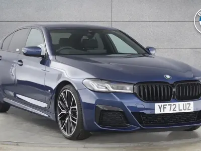 Begagnad BMW 520 M Sport 190 HK (139 kW) 2022 Blå