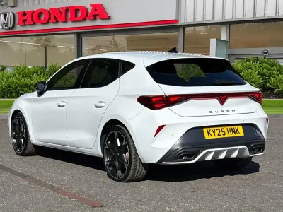 Usado Cupra Leon 2025 Blanco Utilitario