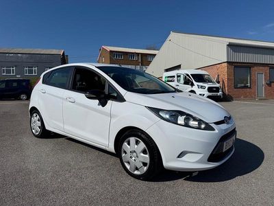 Used Ford Fiesta 82 HP (60 kW) 2012 White Hatchback