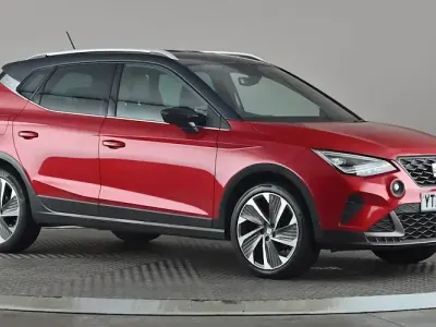 Używany Seat Arona FR 110 KM (80 kW) 2022 Czerwony SUV