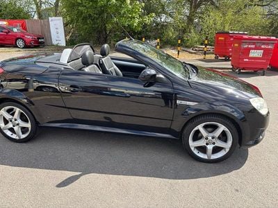 Second-hand Vauxhall Tigra 125 CP (91 kW) 2008 Negru Cabrio