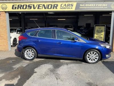 Used Ford Focus Titanium 125 HP (91 kW) 2015 Blue Hatchback