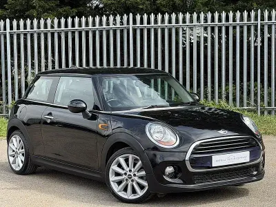 Używany Mini Cooper Hatch 2017 Czarny Hatchback