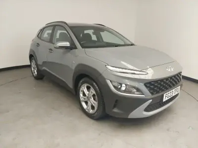 Gebraucht Hyundai Kona SE 120 PS (88 kW) 2023 Grau SUV