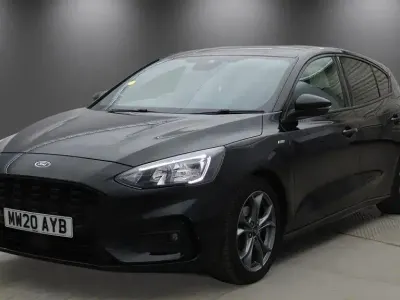 Gebraucht Ford Focus ST-Line 125 PS (91 kW) 2020 Schwarz Kleinwagen