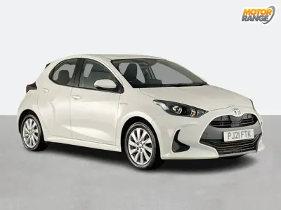 Używany Toyota Yaris Hybrid 2021 Biały Hatchback
