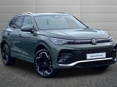 New VW Tiguan R-line 150 HP (110 kW) 2026 Cipressino green SUV