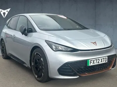Usado Cupra Born e-Boost 169 kW (230 CV) 2023 Plateado Utilitario