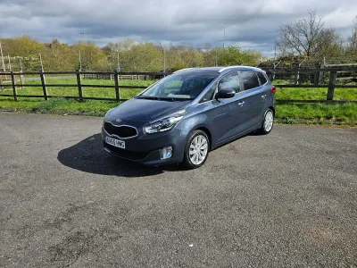 Used Kia Carens 2015 Blue MPV