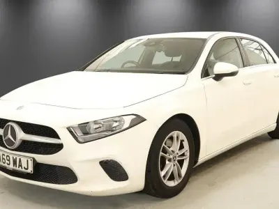 Begagnad Mercedes A180 SE 136 HK (100 kW) 2019 Vit Halvkombi