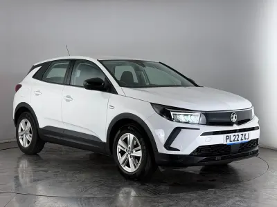 Used Vauxhall Grandland X S 131 HP (96 kW) 2021 White SUV