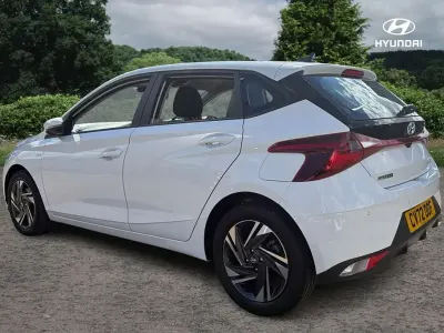 Used Hyundai i20 SE 99 HP (72 kW) 2022 White Hatchback