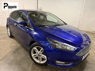Used Ford Focus Titanium 120 HP (88 kW) 2017 Blue Hatchback