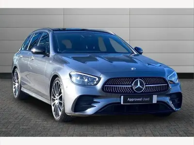 Usado Mercedes E200 AMG line 196 HP (144 kW) 2023 Cinzento Carrinha