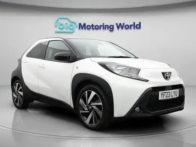 Używany Toyota Aygo X 72 KM (52 kW) 2023 Biały SUV
