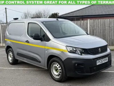Begagnad Peugeot Partner S 131 HK (96 kW) 2020 Grå Minibuss