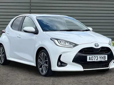 Used Toyota Yaris 116 HP (85 kW) 2023 White Hatchback
