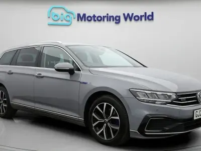 Begagnad VW Passat GTE 218 HK (160 kW) 2022 Grå Kombi