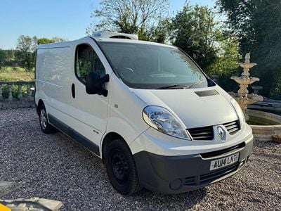 White Used 2014 Renault Trafic MPV | £3,250 (Super price)