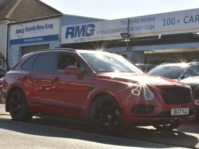 Used Bentley Bentayga Mulliner 430 HP (316 kW) 2017 Red SUV