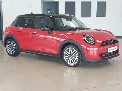 Used Mini Cooper Classic 114 kW (156 HP) 2026 Red Hatchback