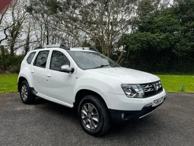 Used Dacia Duster Lauréate 110 HP (80 kW) 2016 White SUV
