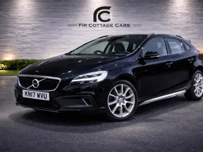 Usado Volvo V40 Pro 2017 Negro Utilitario