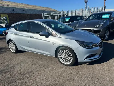 Used Vauxhall Astra Elite 136 HP (100 kW) 2016 Silver Hatchback