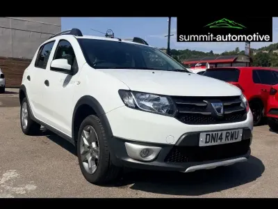 Used Dacia Sandero Lauréate 90 HP (66 kW) 2014 White Hatchback