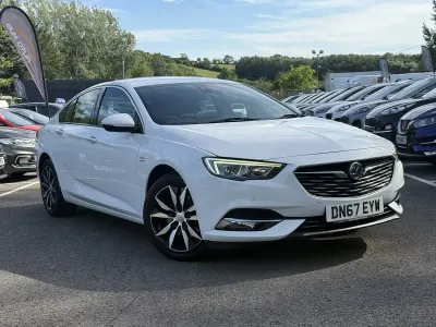 Used Vauxhall Insignia 2017 White Hatchback