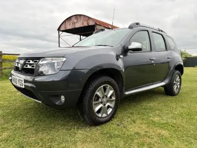 Begagnad Dacia Duster Lauréate 110 HK (80 kW) 2016 Grå SUV