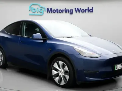 Begagnad Tesla Model Y Long Range AWD 286 kW (389 HK) 2025 SUV