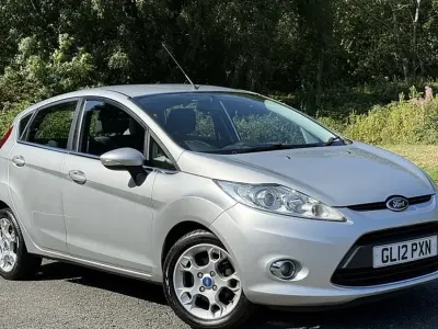 Used Ford Fiesta Zetec 96 HP (70 kW) 2012 Silver Hatchback