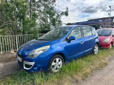 Used Renault Scénic III Dynamique 110 HP (80 kW) 2010 Blue MPV