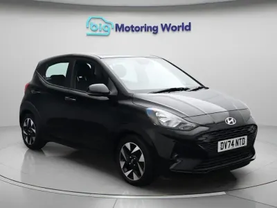 Used Hyundai i10 Advanced 63 HP (46 kW) 2024 Black Hatchback